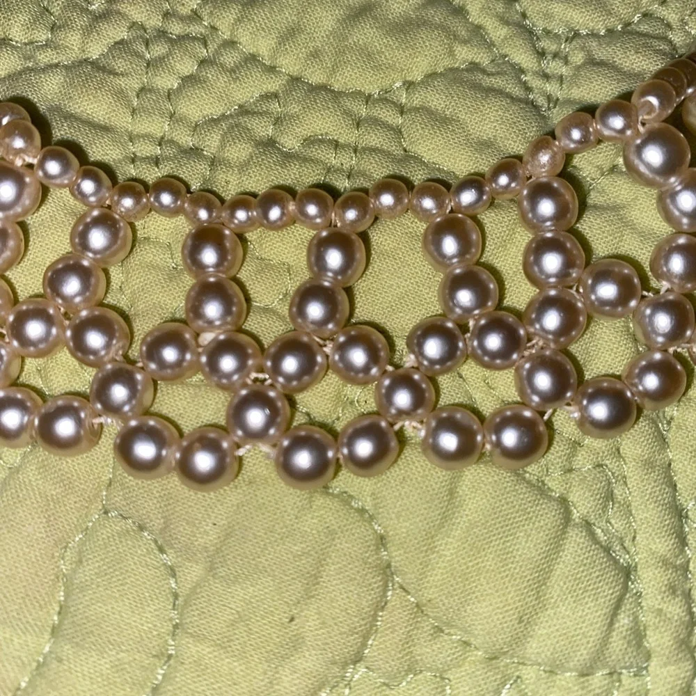 Vintage style gold-tone faux Pearl choker necklace.  17” - Picture 3 of 3